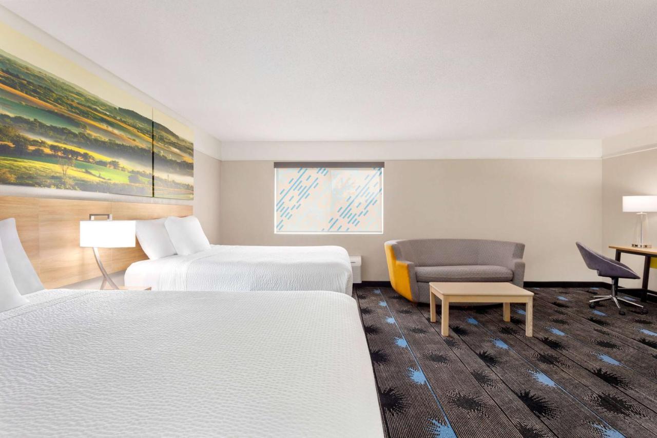 Hotel Days By Wyndham Kansas International Airport