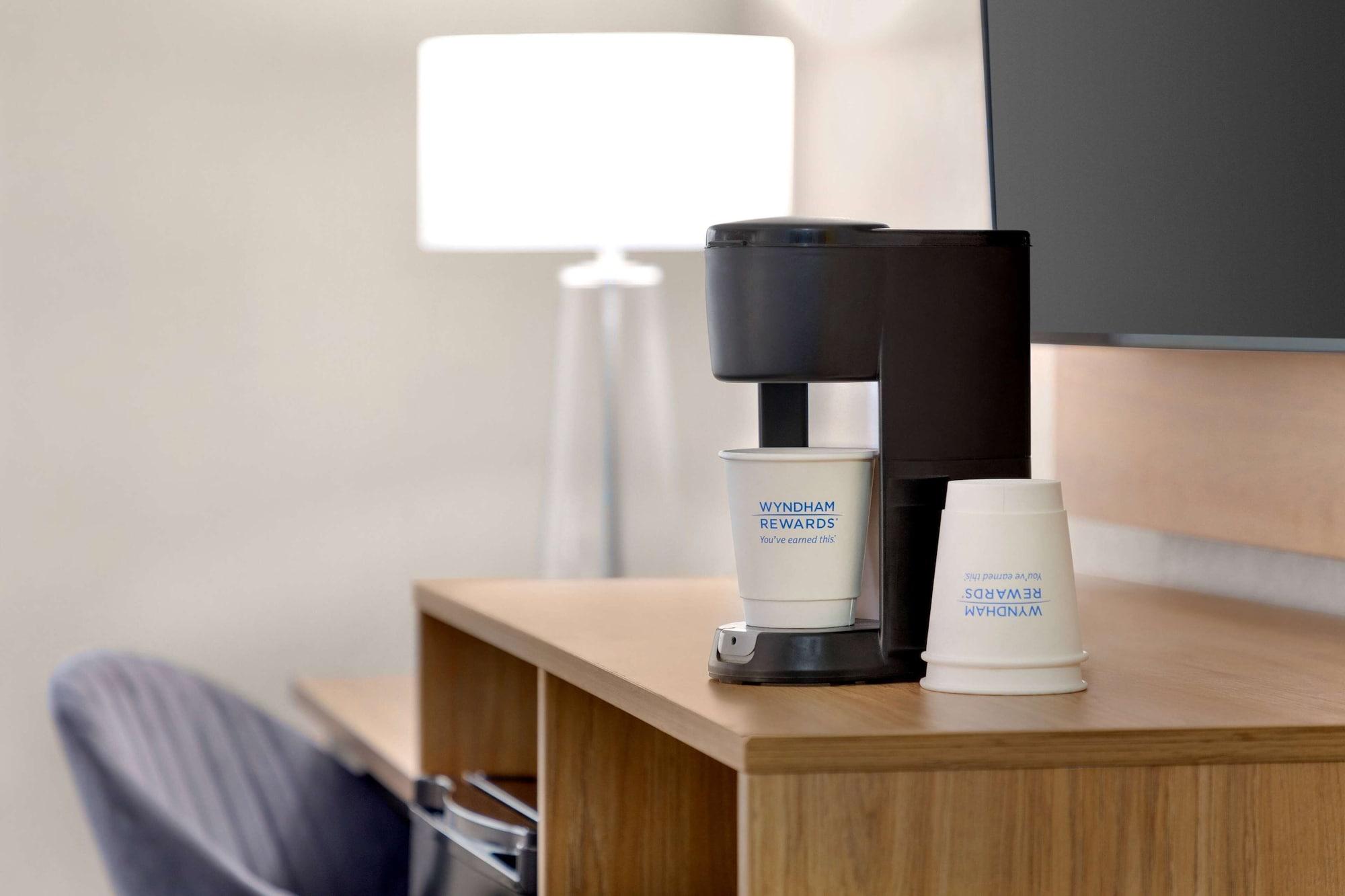 Days By Wyndham Kansas International Airport 2*