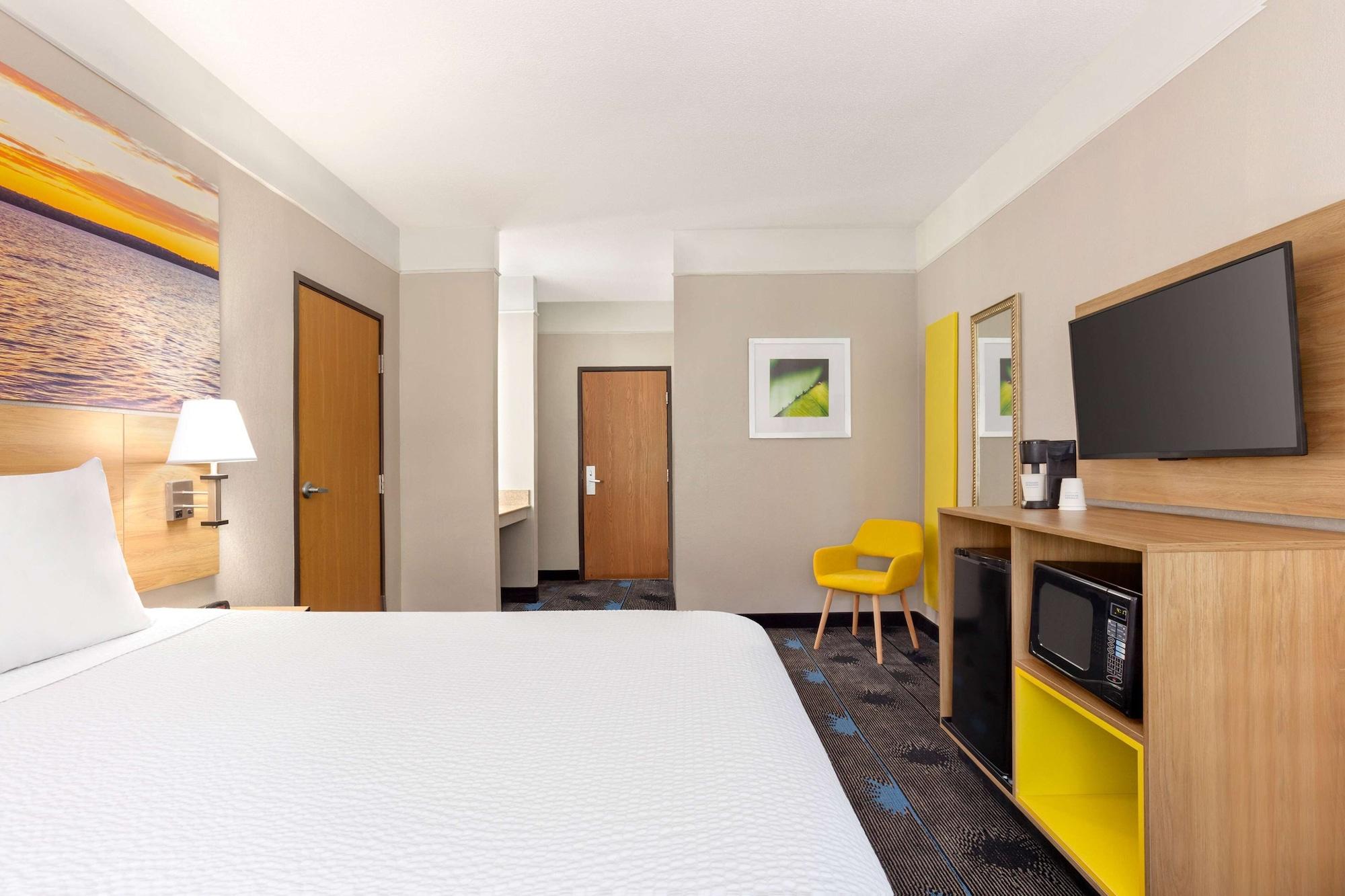Hotel Days By Wyndham Kansas International Airport 2*