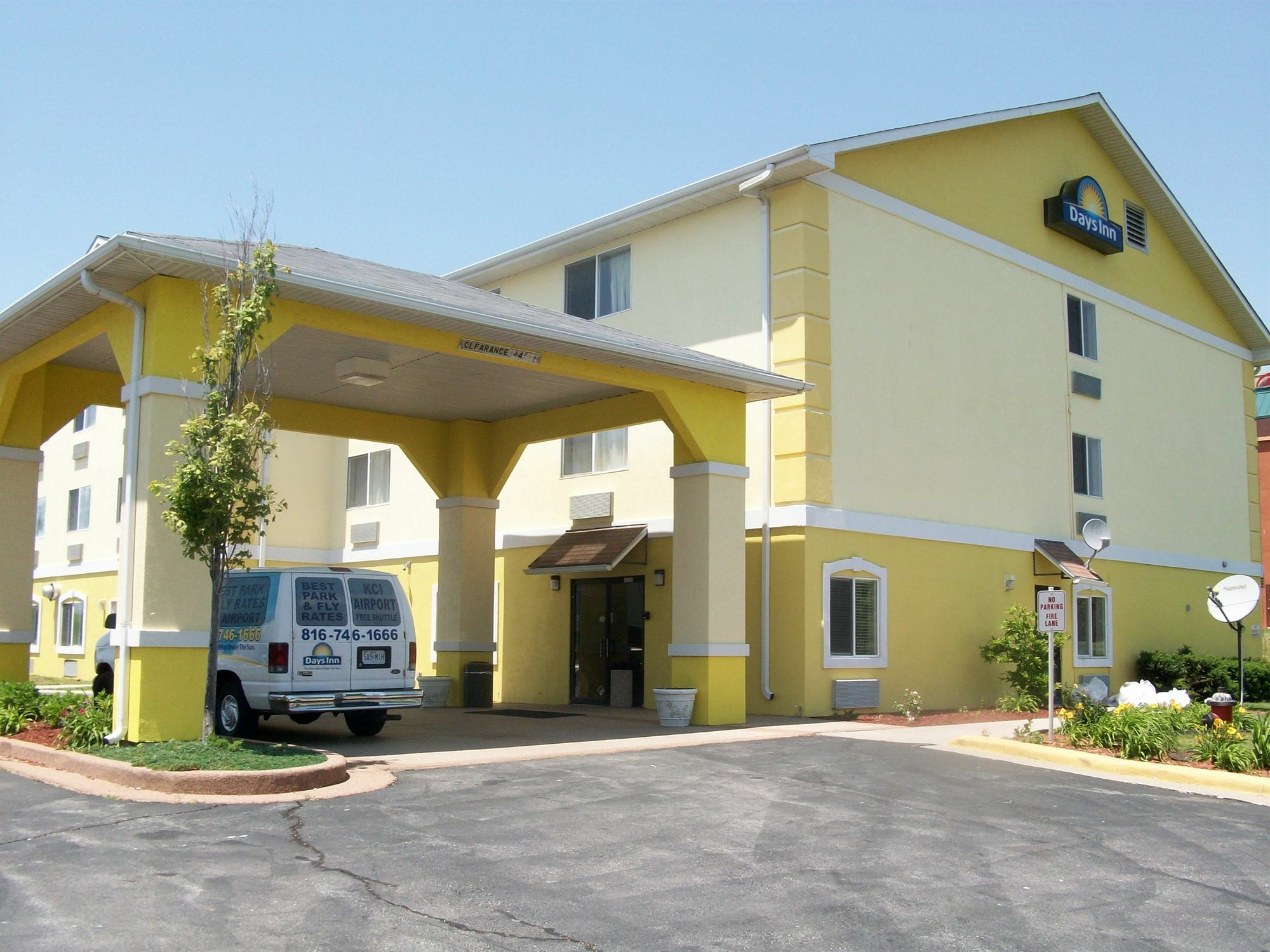 Days By Wyndham Kansas International Airport